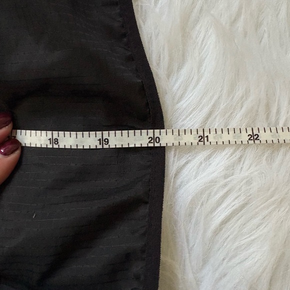 Nike Air Lightweight Mesh Running Jacket - Picture 5 of 5